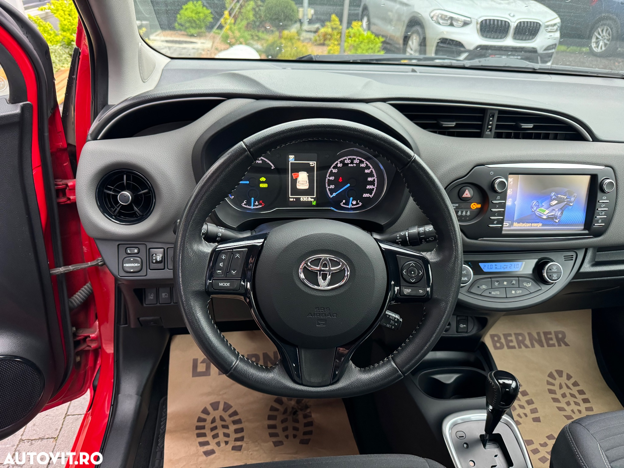 Toyota Yaris 1.5 VVT-i HSD Terra - 8