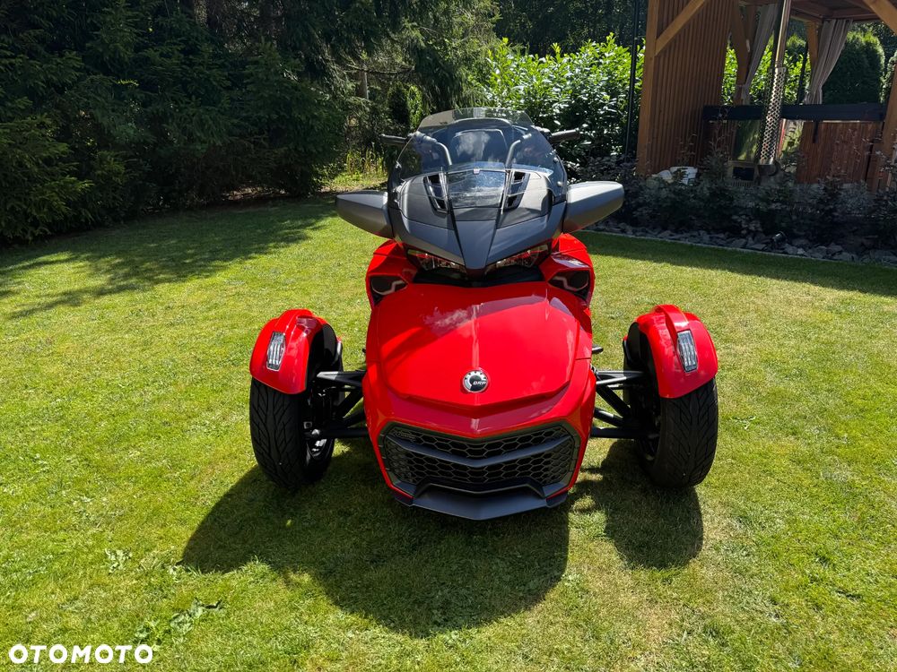 Can-Am Spyder - 2