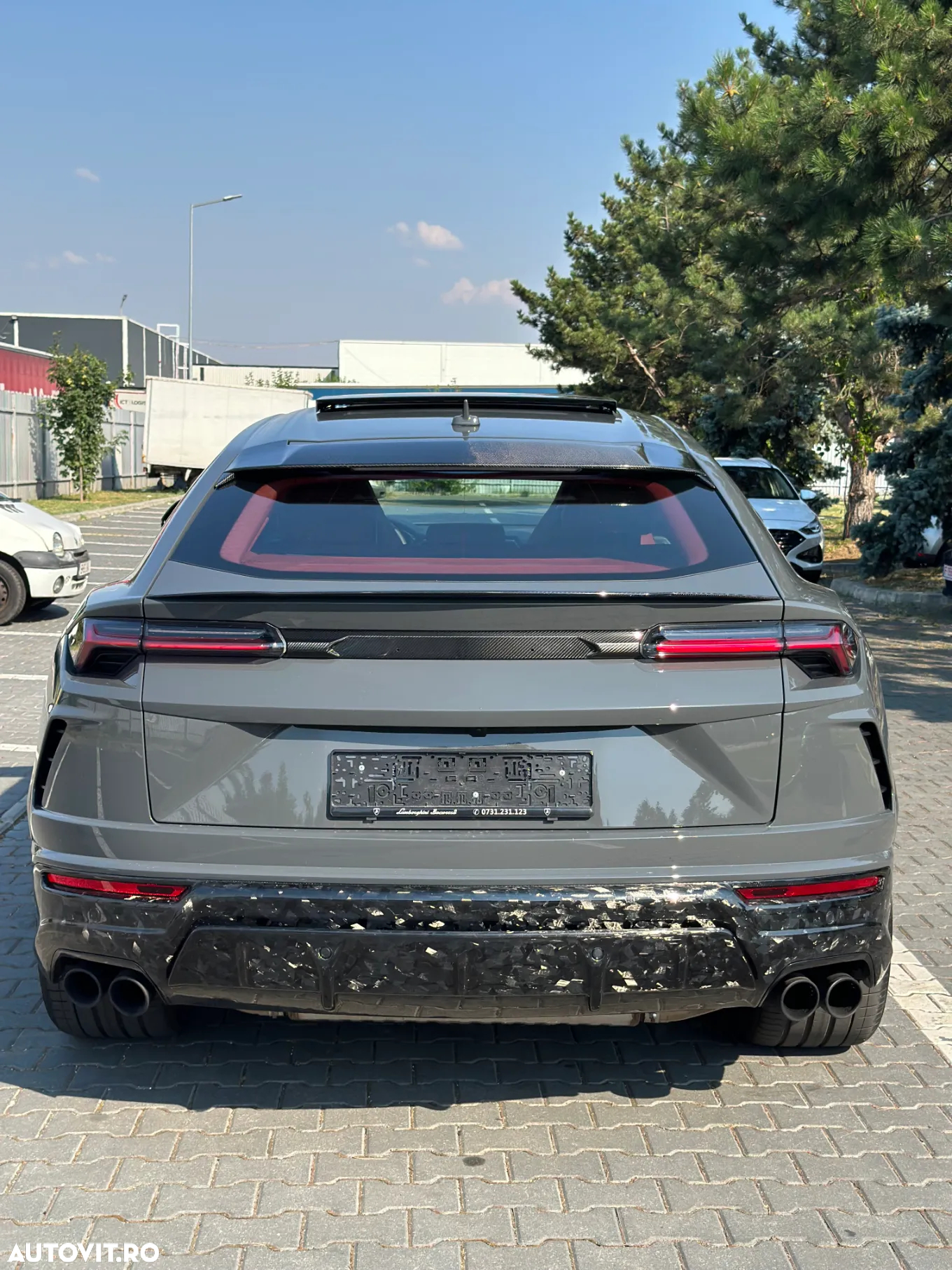 Lamborghini URUS Standard - 11