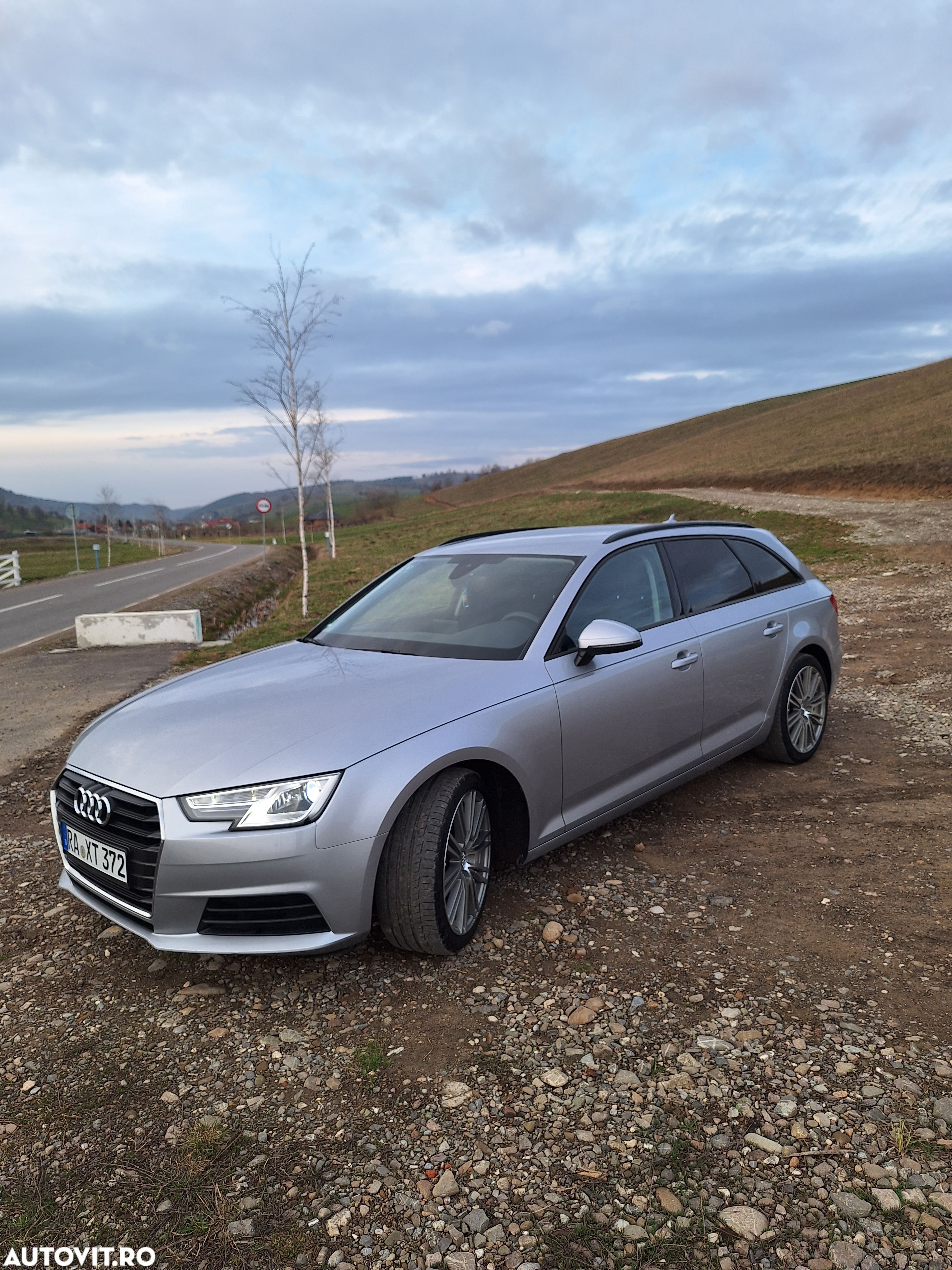 Audi A4 Avant 2.0 TDI ultra S tronic - 1