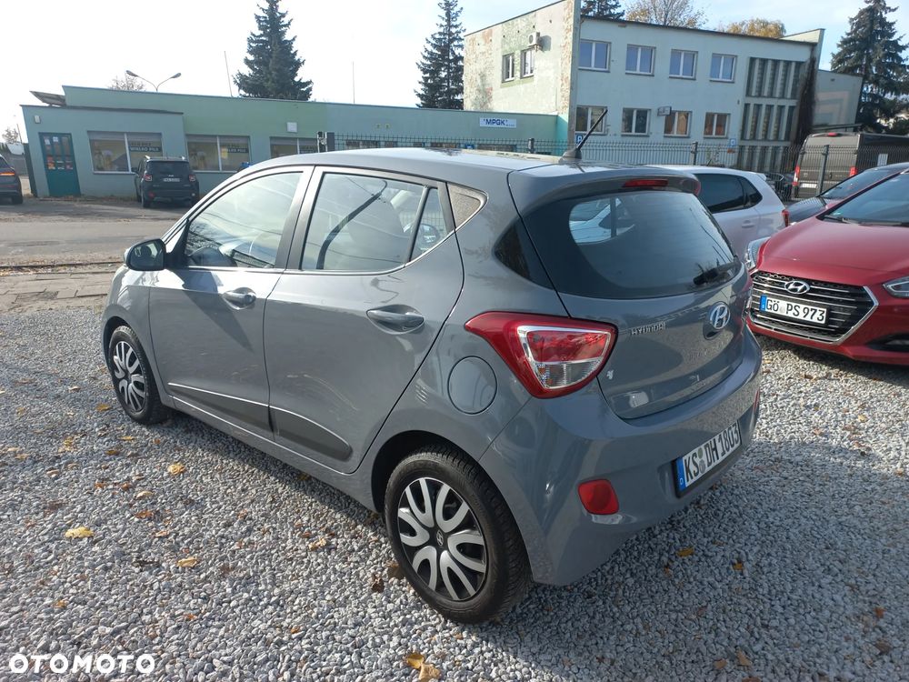 Hyundai i10 1.0 Fifa World Cup Edition - 15