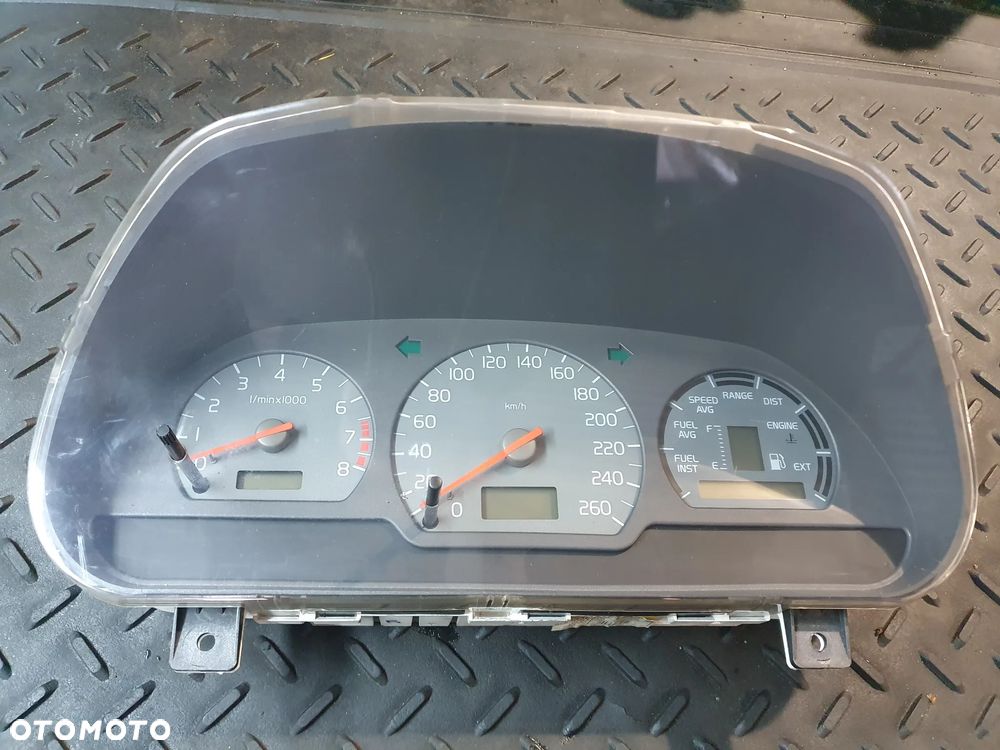 Licznik Obrotomierz Volvo V40 S40 30883050 30858334 BENZYNA TURBO - 1