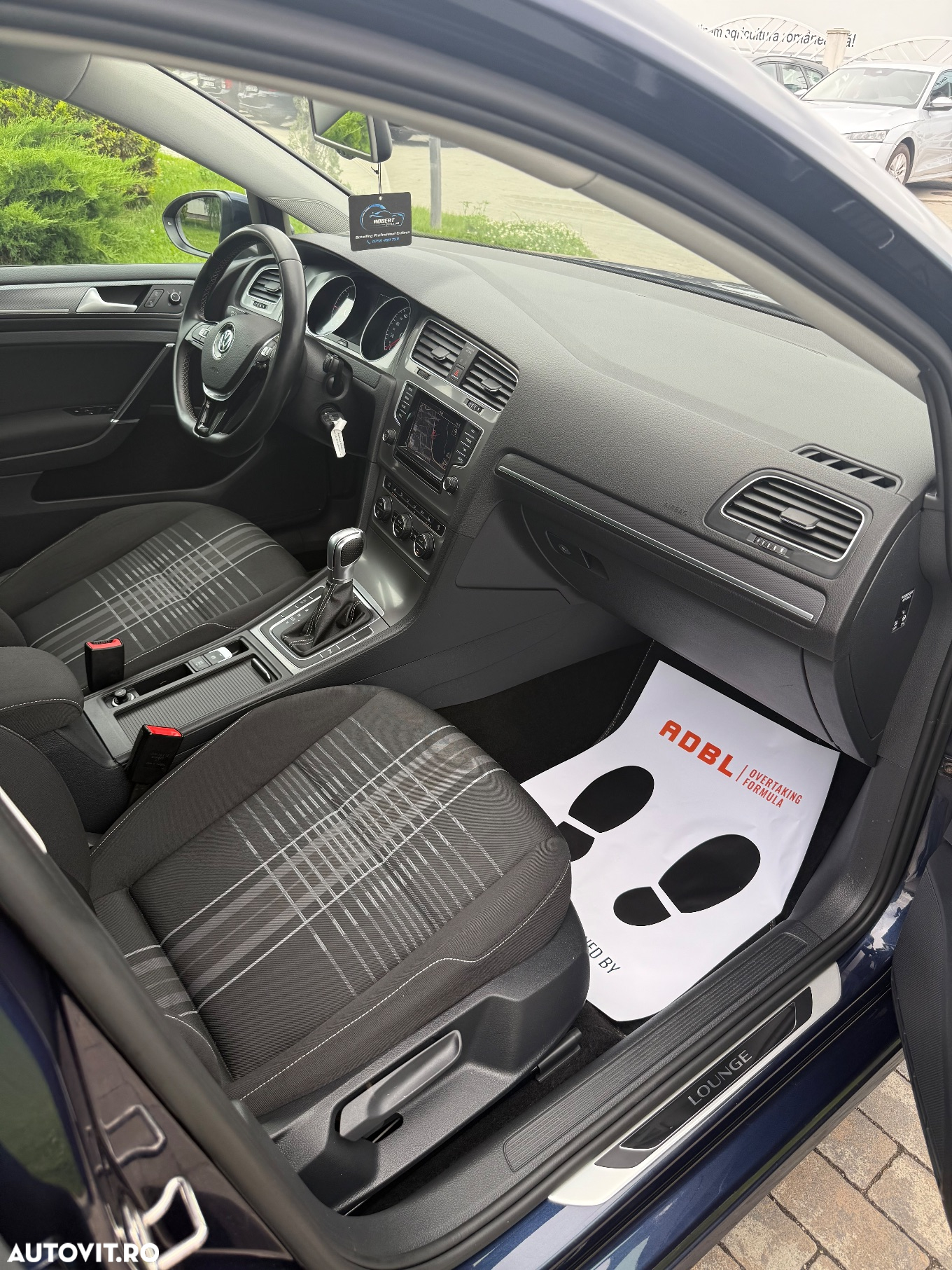 Volkswagen Golf Variant 1.6 TDI BlueMotion Technology DSG Lounge - 16