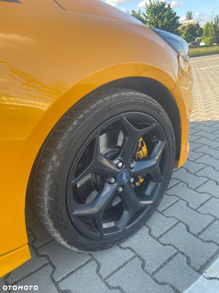 Ford Focus 2.0 EcoBoost ST - 16