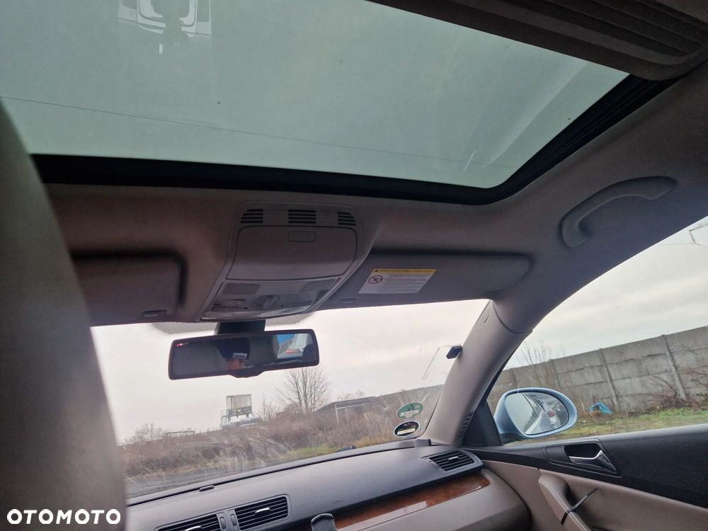 Volkswagen Passat 2.0 TDI DPF DSG Individual Chrom dunkel - 18