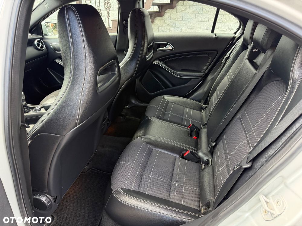 Mercedes-Benz Klasa A 180 (BlueEFFICIENCY) - 21