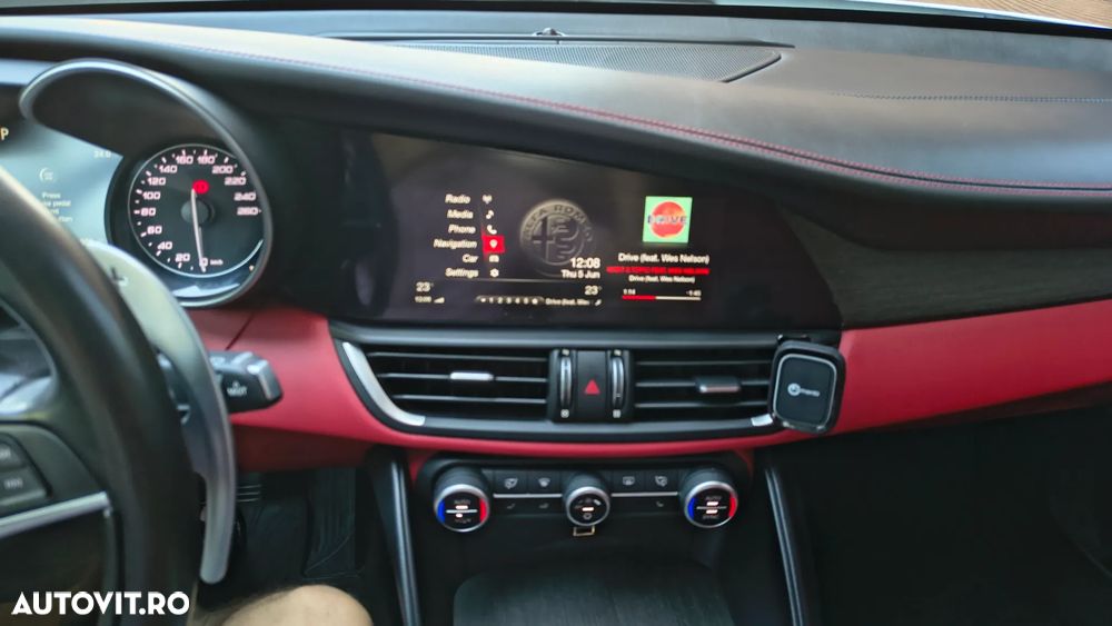 Alfa Romeo Giulia - 13