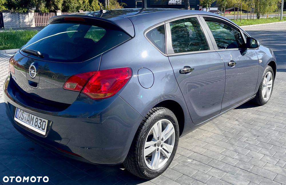Opel Astra 1.4 T Essentia - 9