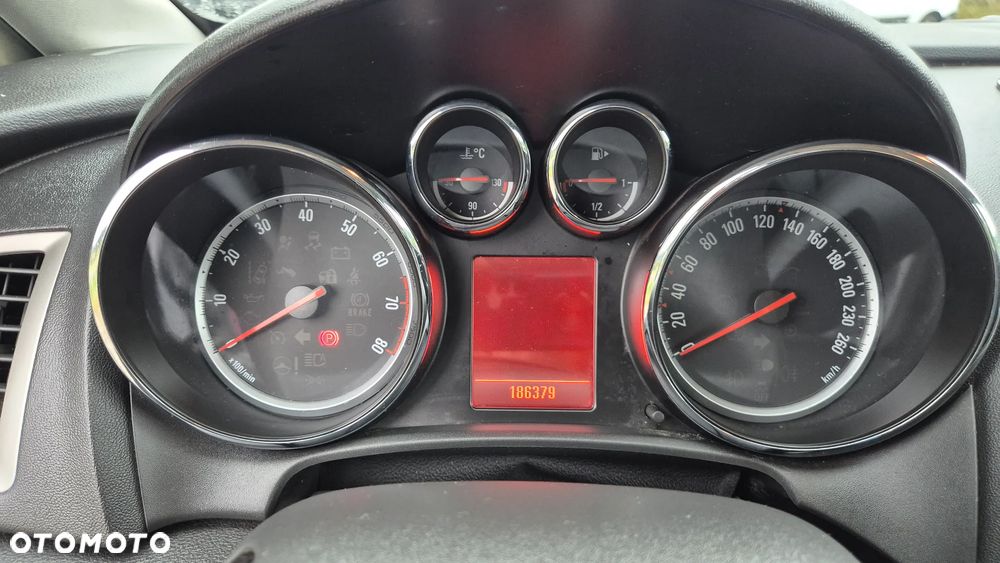 Opel Astra 1.4 Turbo Design Edition - 11