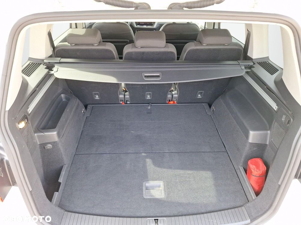 Volkswagen Touran - 14