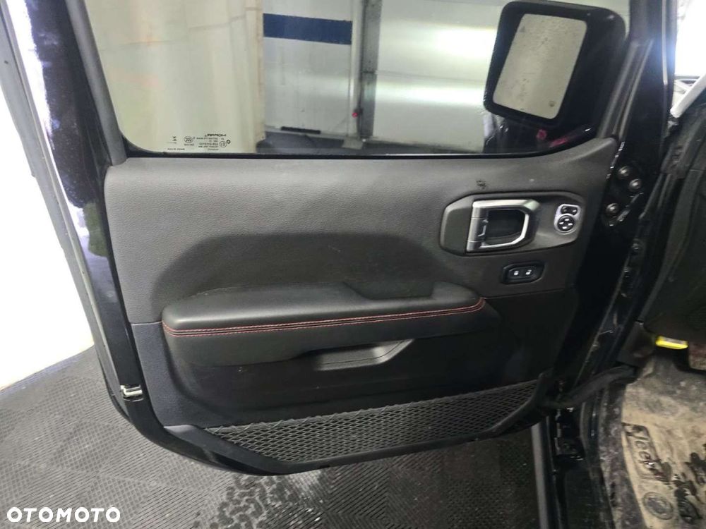 Jeep Wrangler - 10