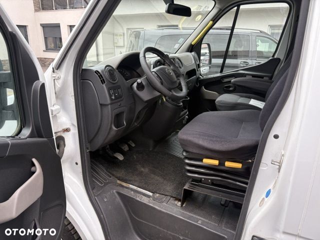 Nissan NV400 - 17