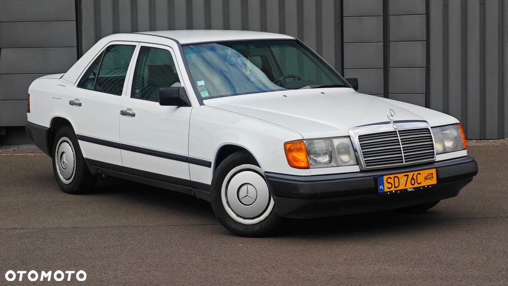 Mercedes-Benz Klasa E - 24