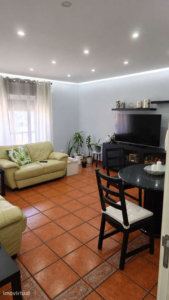T3 Brandoa, totalmente renovado com garagem - Grande imagem: 3/20