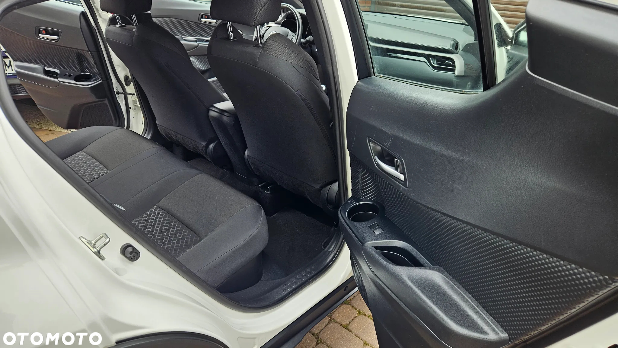 Toyota C-HR - 31