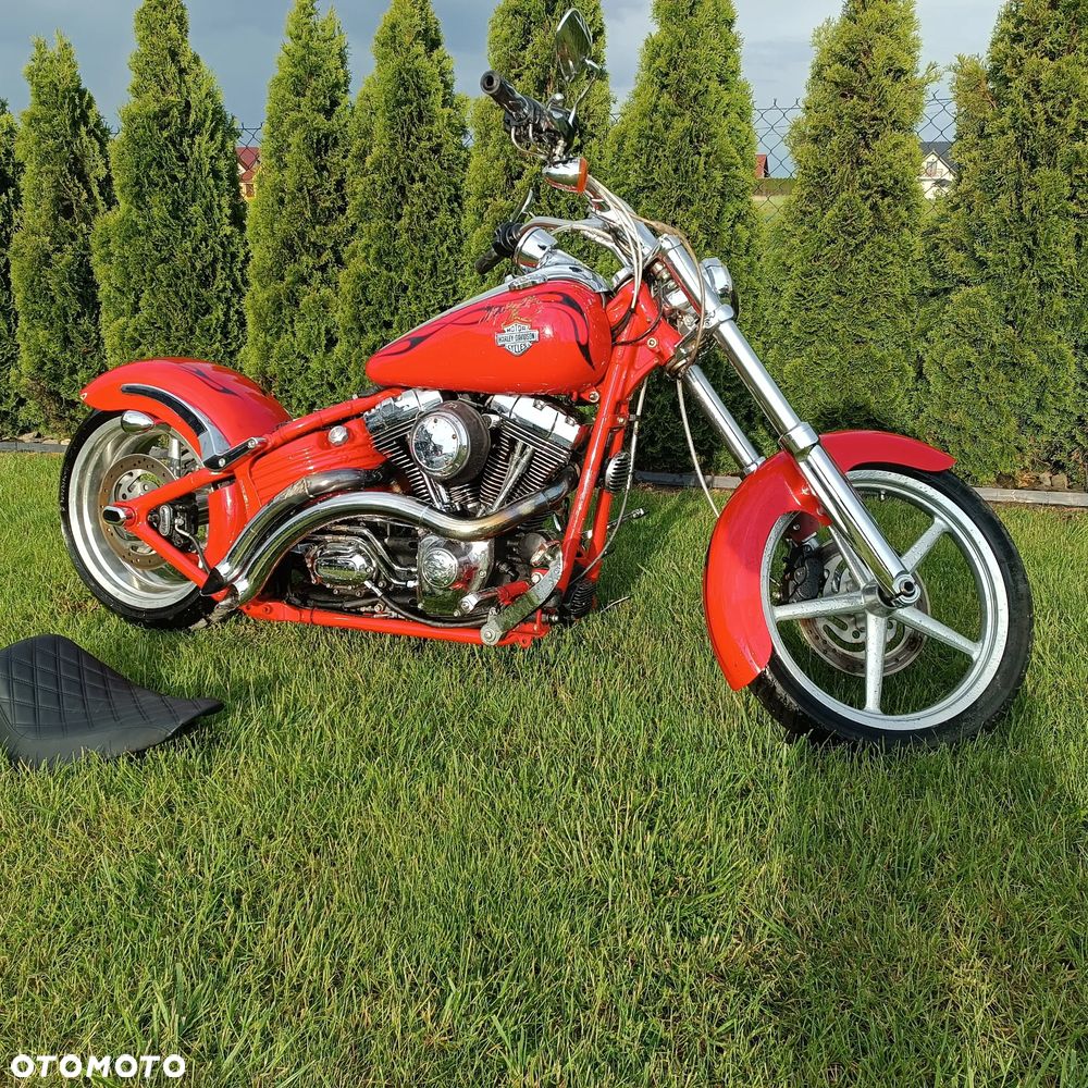 Harley-Davidson Softail Breakout - 11