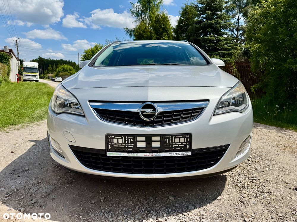 Opel Astra 1.6 Caravan - 12