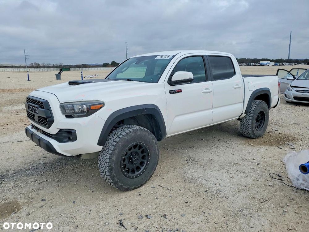Toyota Tacoma - 1