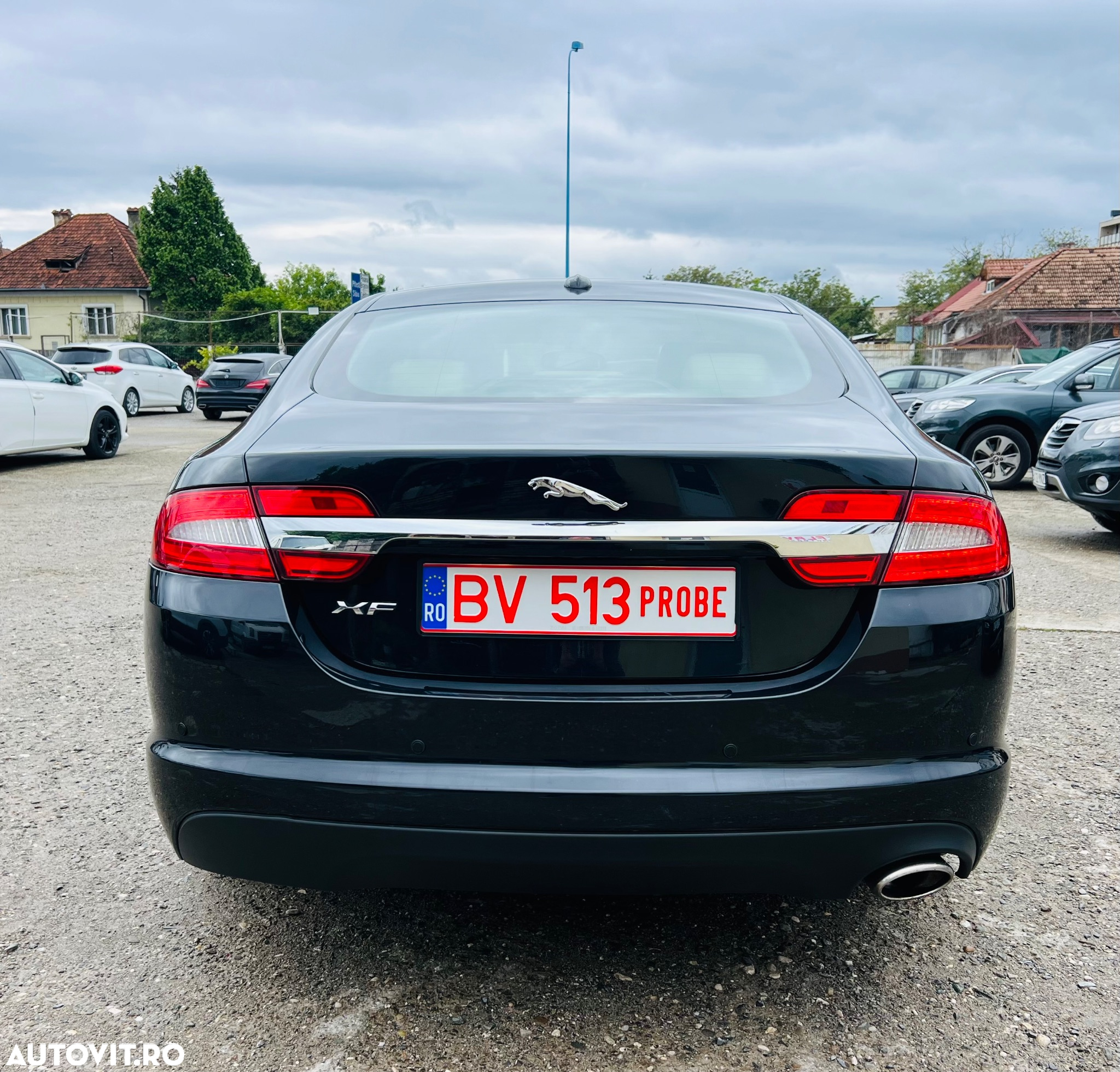 Jaguar XF 2.2D Premium Luxury - 11
