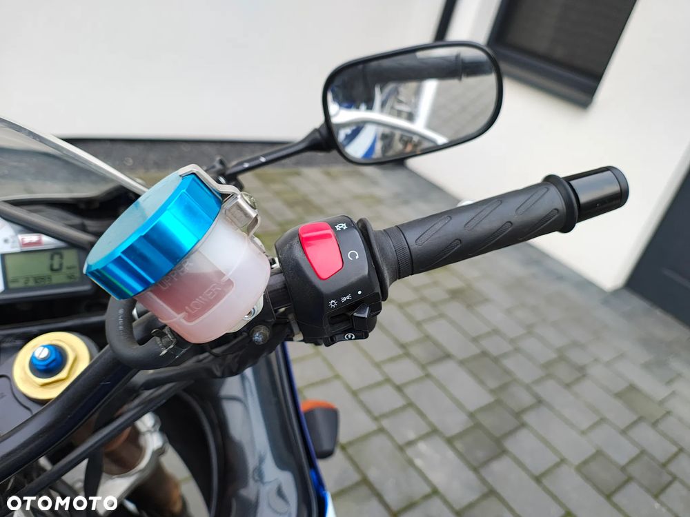 Suzuki GSX 1000 - 22