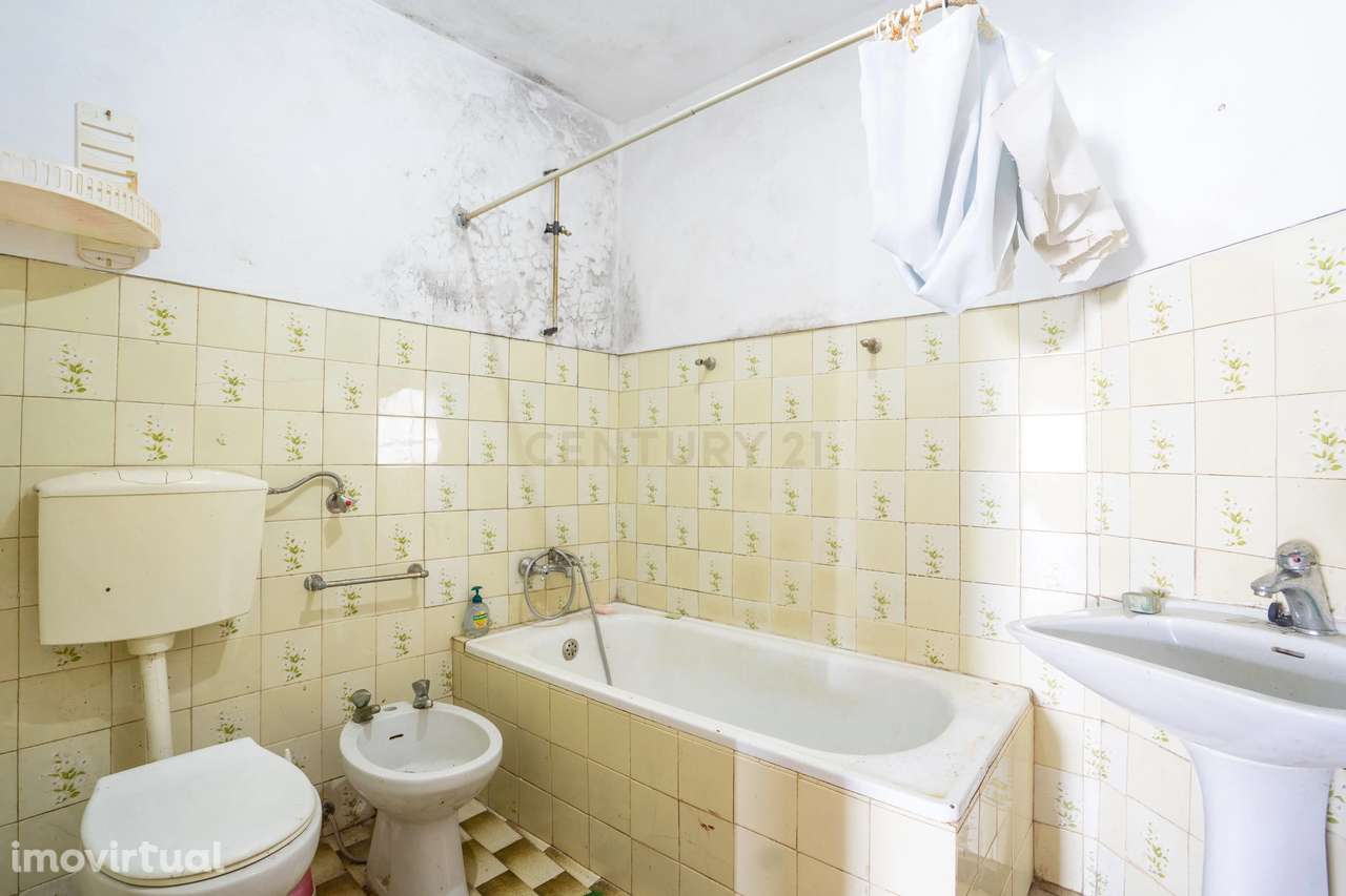 Moradia T2 - Vila Nova (Miranda do Corvo) - Grande imagem: 3/21