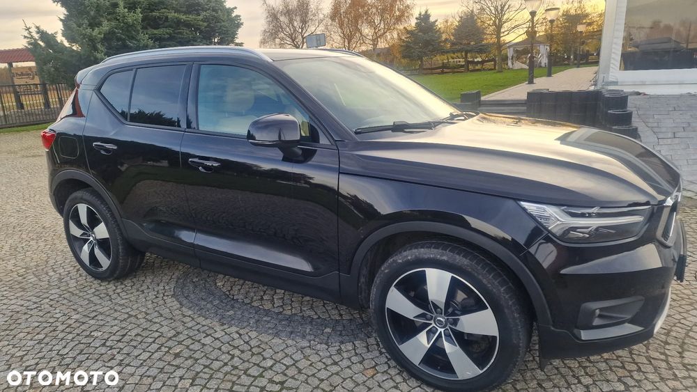Volvo XC 40 D4 AWD Momentum - 2