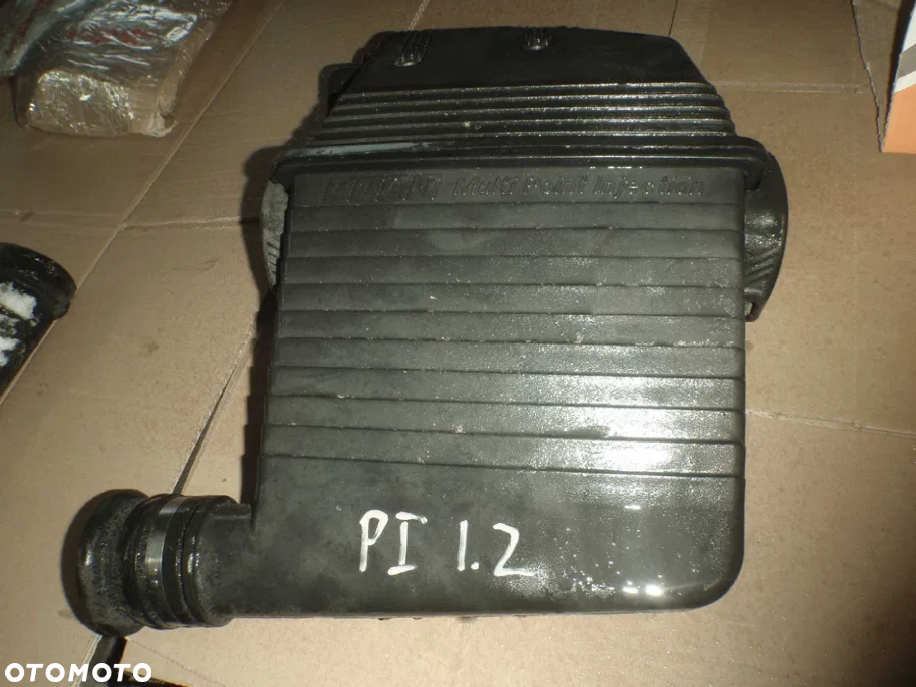 obudowa filtra powietrza punto I 1.2 8v - 2