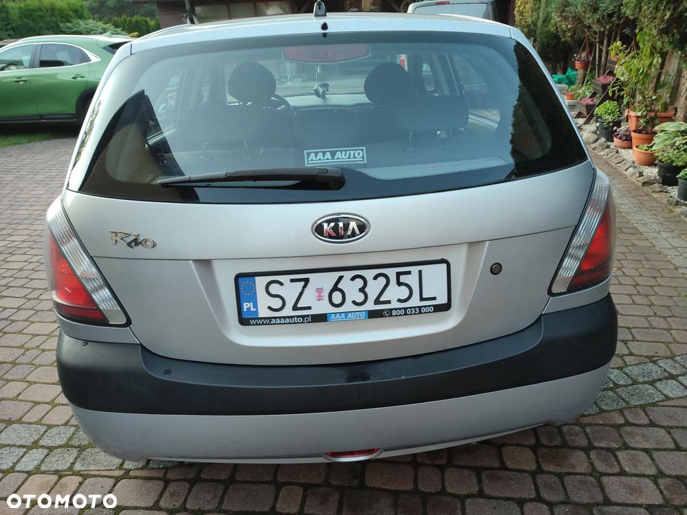 Kia Rio 1.4 City - 6
