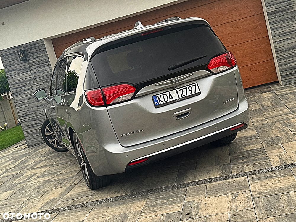 Chrysler Pacifica - 4