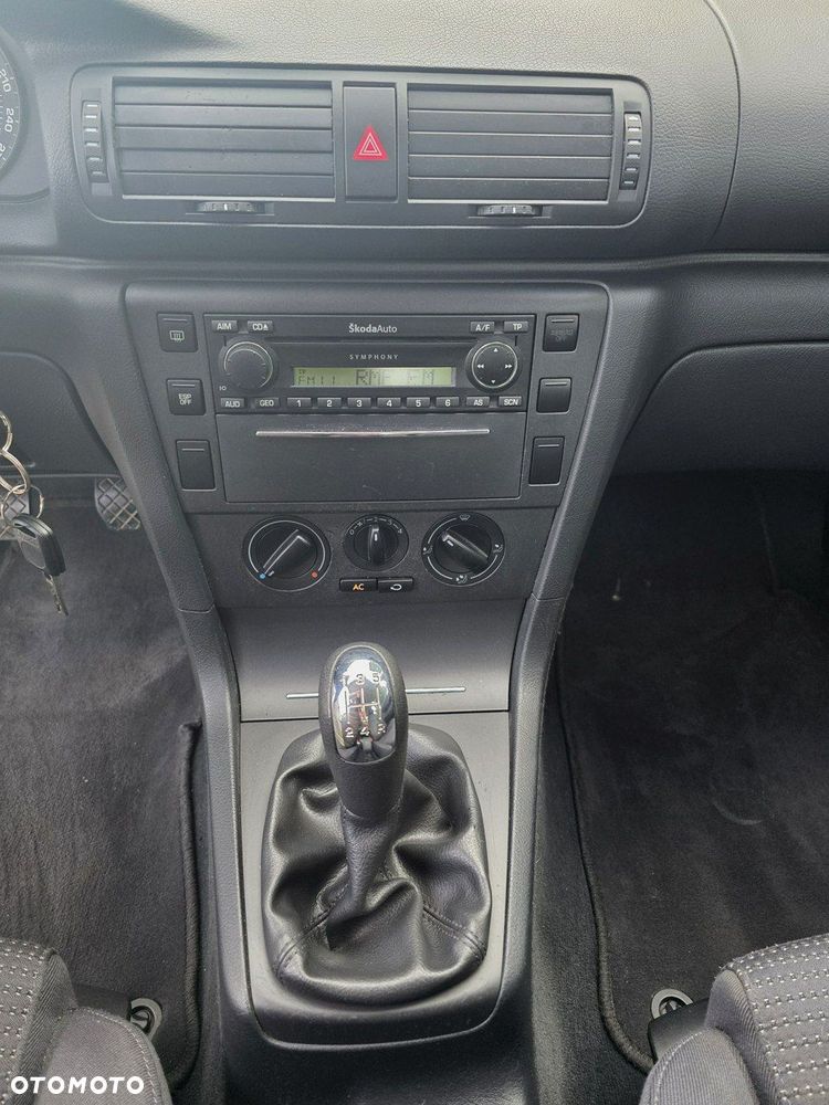 Skoda Superb 2.0 Comfort - 19