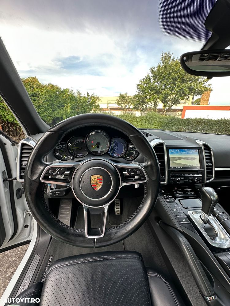 Porsche Cayenne - 12