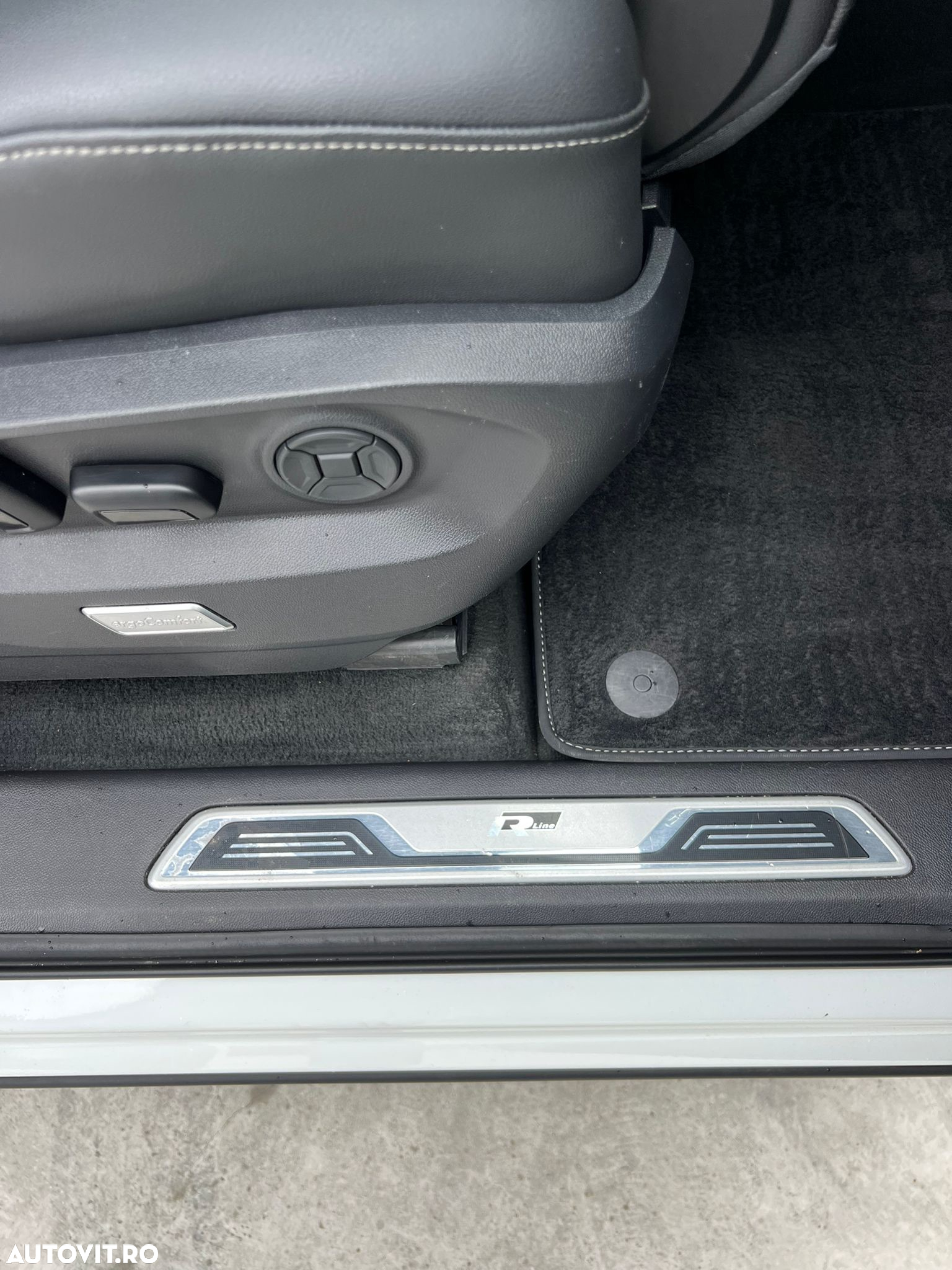 Volkswagen Touareg - 22