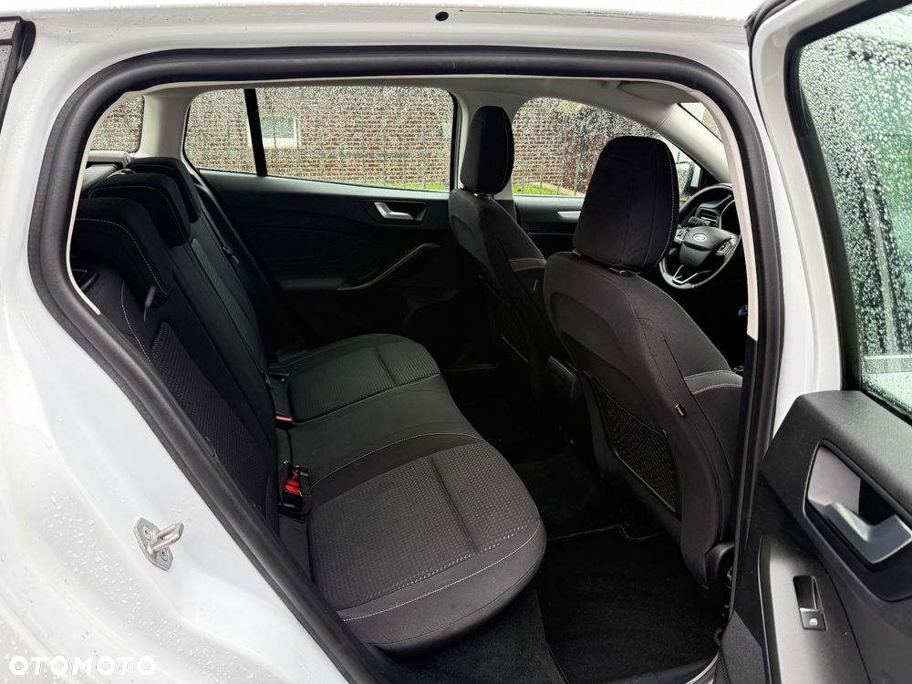Ford Focus 1.5 TDCi DPF Start-Stopp-System Ambiente - 12