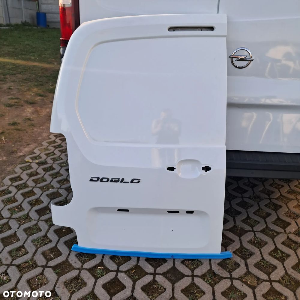 Fiat Doblo Opel Combo drzwi białe lewe tył 249 skrzydełka igła - 1