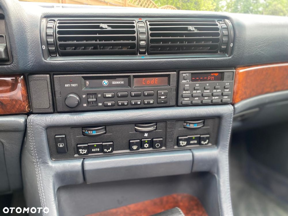 BMW Seria 7 750iL - 27