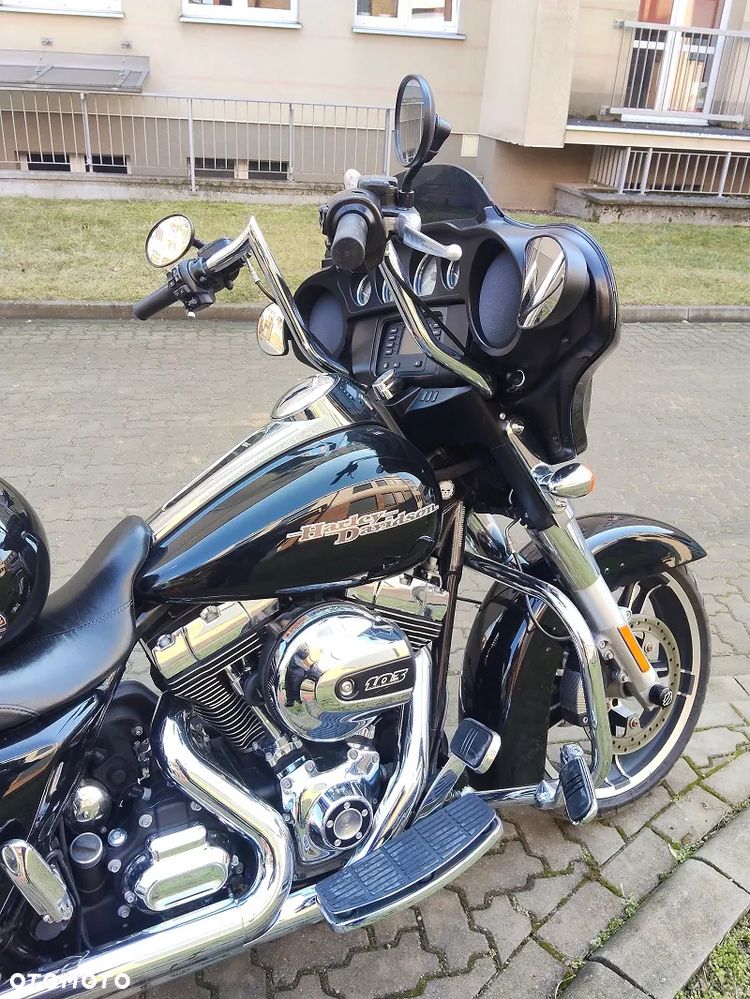 Harley-Davidson Touring Street Glide - 3
