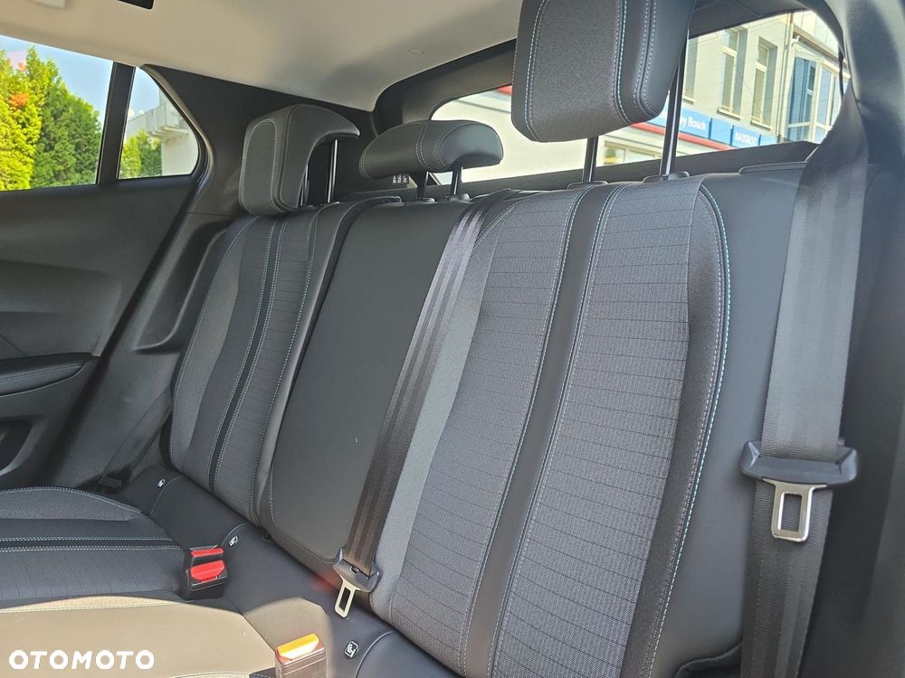 Peugeot 2008 1.5 BlueHDi Allure S&S - 17