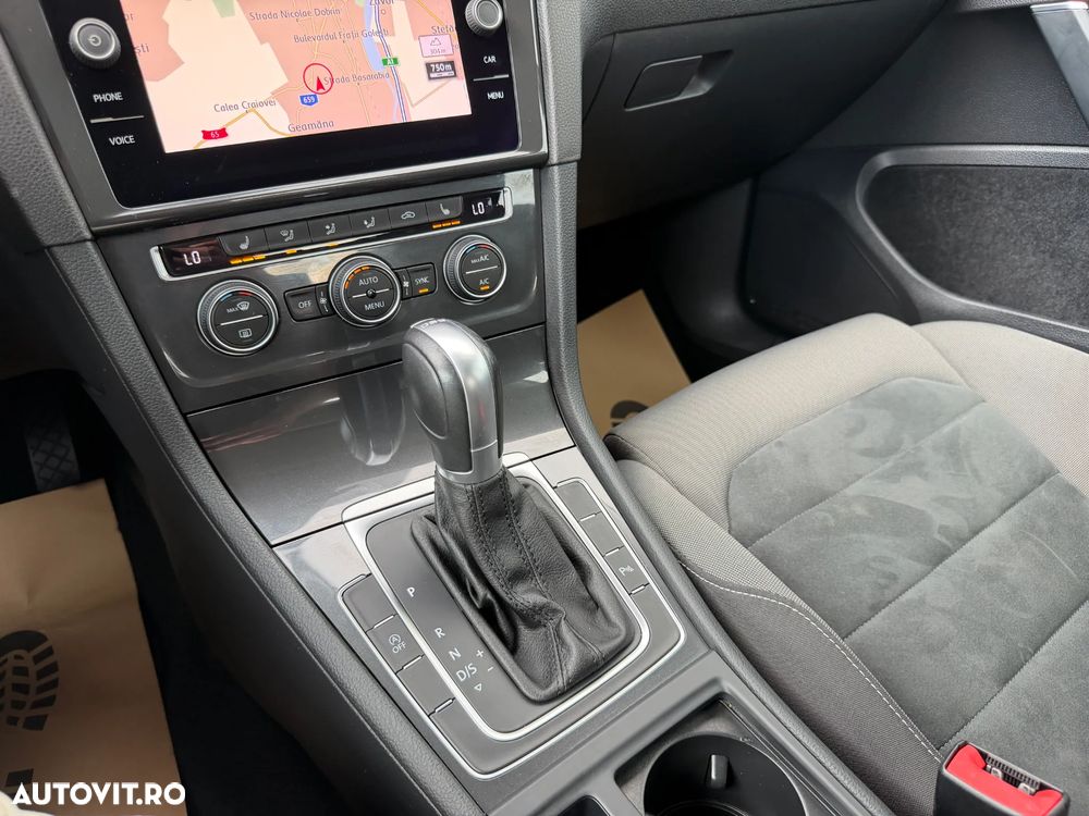 Volkswagen Golf 1.6 TDI DSG Highline - 27