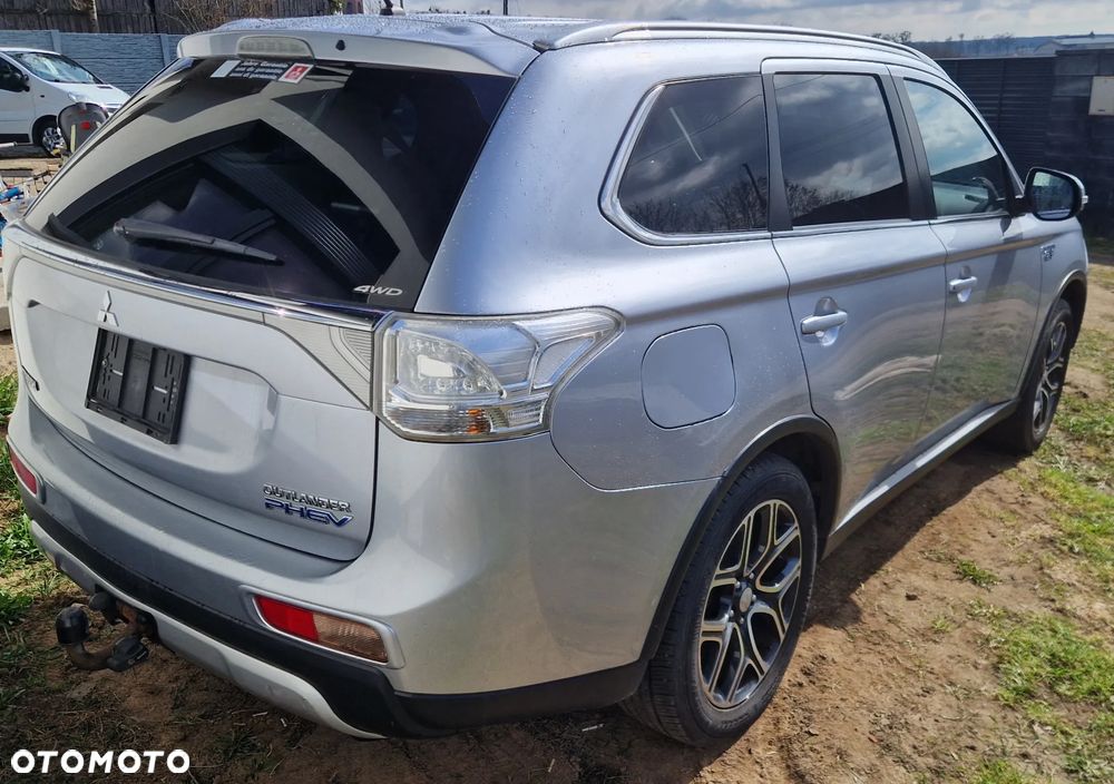 Mitsubishi Outlander 2.0 4WD Top - 6