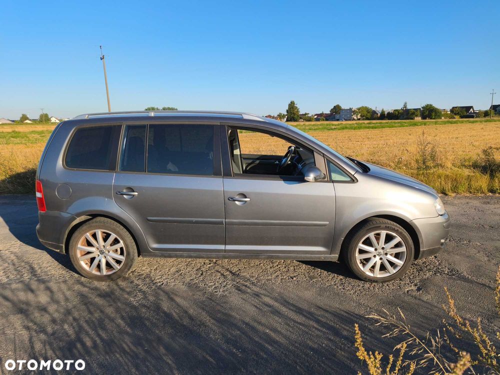 Volkswagen Touran - 5