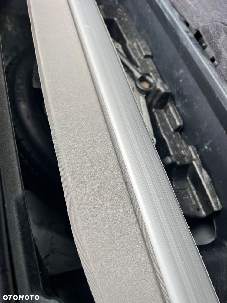 Toyota Prius+ (Hybrid) Comfort - 19