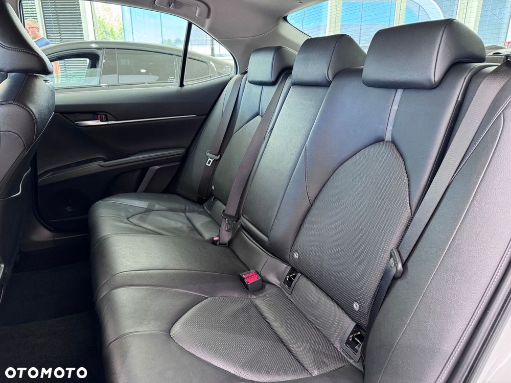 Toyota Camry - 13