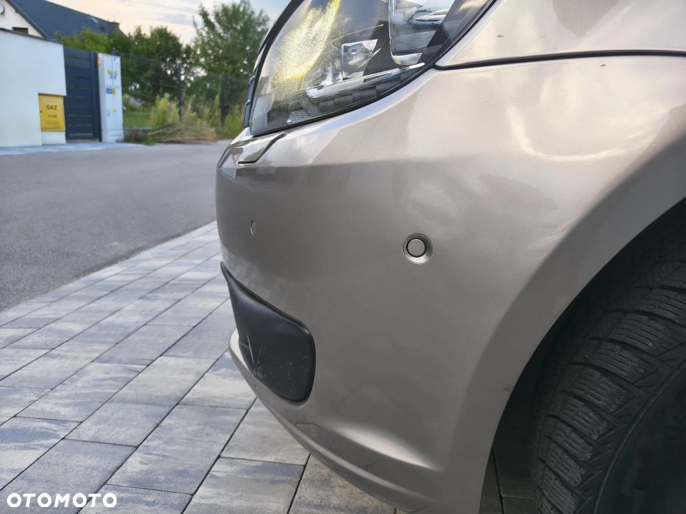 Volkswagen Touran 2.0 TDI DPF Cross DSG - 27