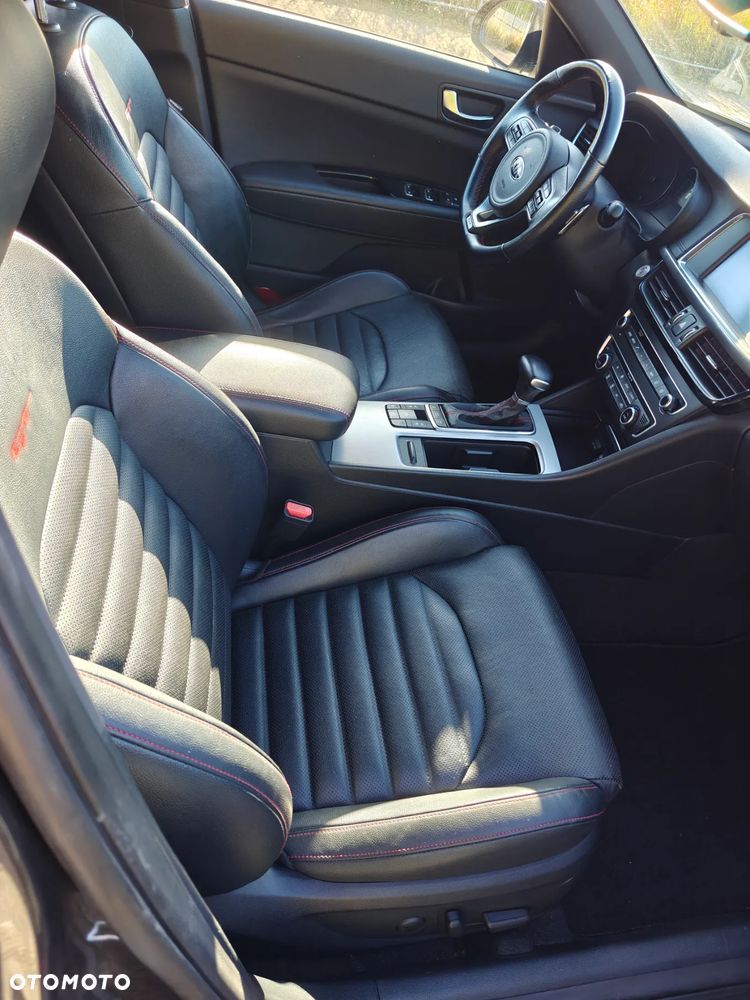 Kia Optima 2.0 T-GDI GT - 11