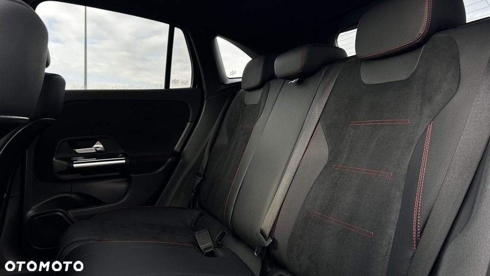 Mercedes-Benz GLA - 26