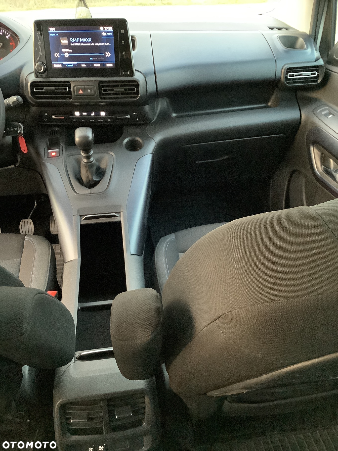 Peugeot Rifter 1.5 BlueHDI Allure Pack S&S - 21