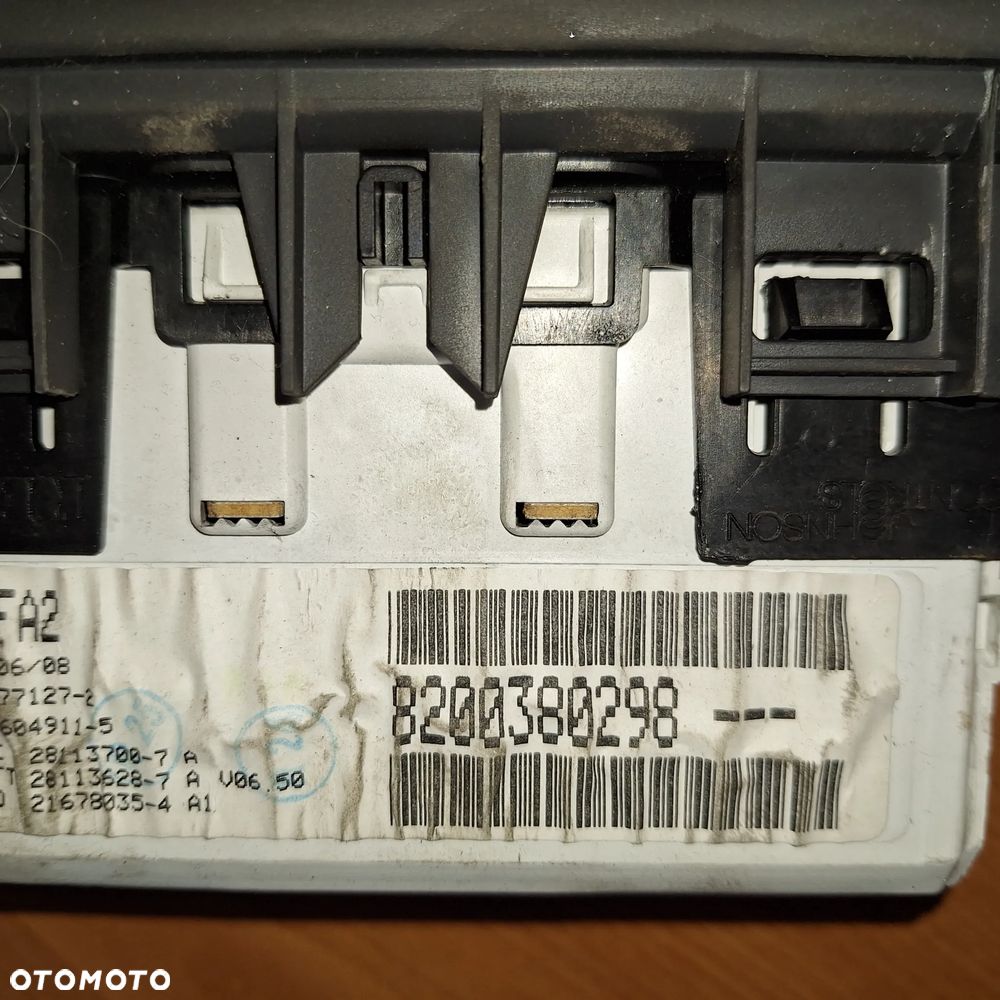 WYSWIETLACZ  ZEGAREK CLIO II 8200380298 - 2