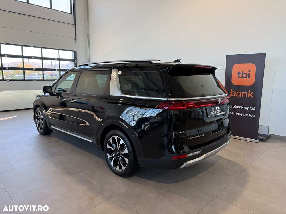 Kia Carnival - 19