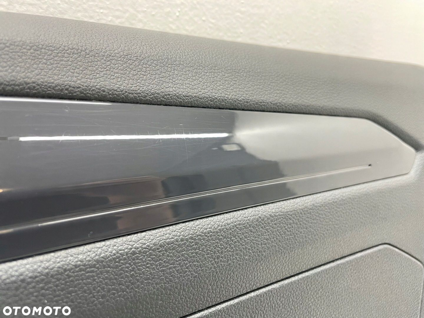 VW T-ROC TAPICERKA DRZWI PRZÓD PRAWA LED 2GA867012 - 3