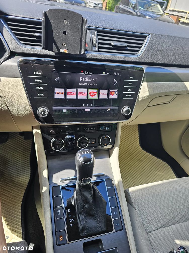 Skoda Superb 2.0 TDI SCR Style DSG - 4
